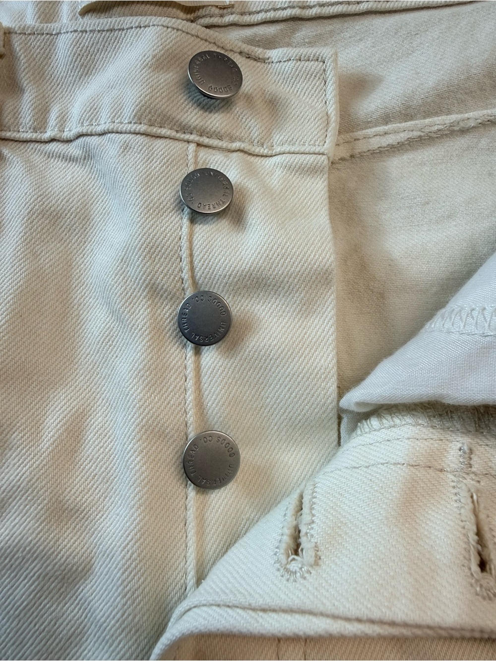 Universal Thread - Cropped Vintage Wide-Leg Jeans in Light Cream - Picture 7 of 9